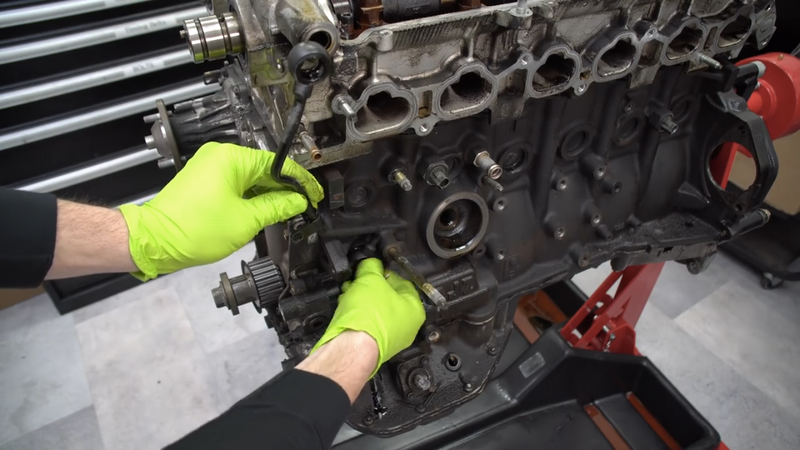 Illustration for article titled Master Tuner's Engine Teardown Explains Why the Toyota 2JZ Is Such a Legend